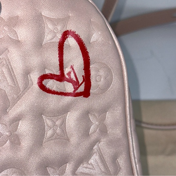 Louis Vuitton Lambskin Embossed Monogram Fall In Love Sac Coeur Light Pink - Picture 8 of 14